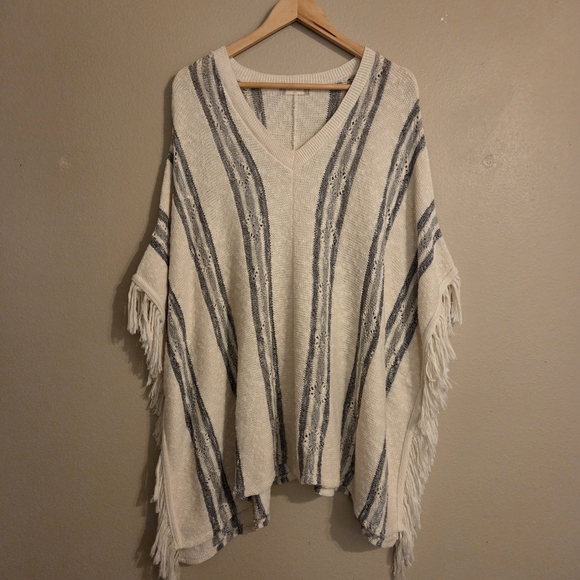 Altar'd State Sweaters - ALTAR'D STATE Cream Boho Western Striped Fringed Knit Vneck Shawl Poncho SZ S/M